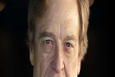 Injured John Goodman on UK Movie Set