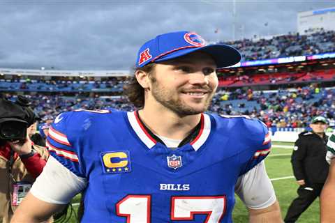 Josh Allen signs $330 million Bills contract with record-setting guaranteed money