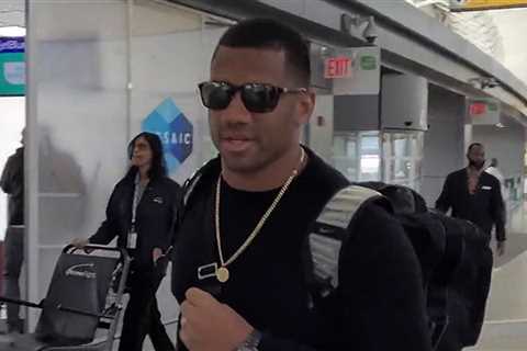 Russell Wilson Mum On NFL Future After Meetings With Giants, Browns