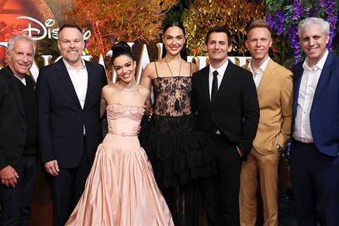 Gal Gadot, Rachel Zegler Look Happy at 'Snow White' Premiere Despite Controversies