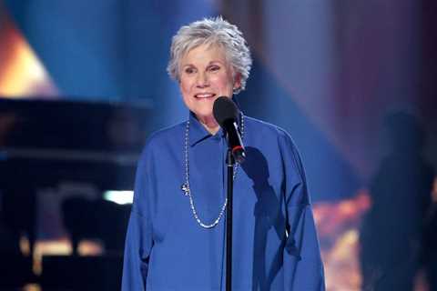Anne Murray to Receive Lifetime Achievement Award at 2025 Junos