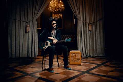 Mike Campbell Reflects on Tom Petty & the Heartbreakers’ ‘Really Poor’ Beginnings & Avoiding..