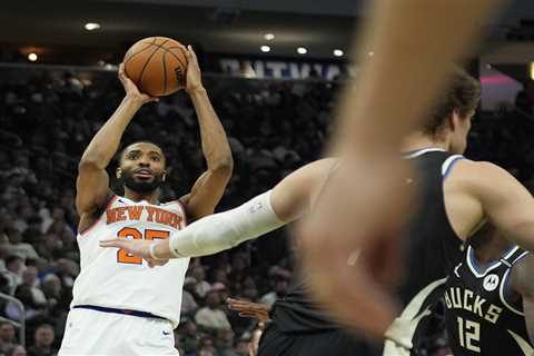 Mikal Bridges steps up for shorthanded Knicks to power win over Bucks in potential playoff preview