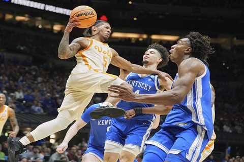 Tennessee returns to March Madness Elite Eight after cruising past Kentucky