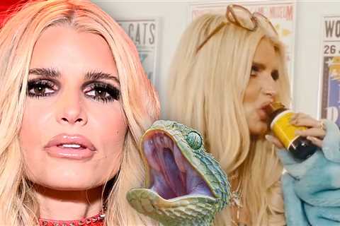 Jessica Simpson Drinks Snake Sperm to help her Vocal Cords