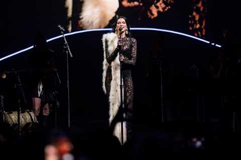 Watch Dua Lipa Sing a Surprise Cover of Lorde’s ‘Royals’