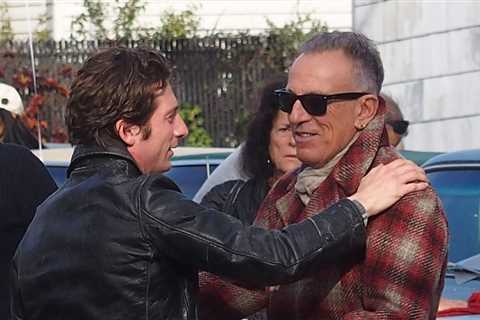 Jeremy Allen White Rocked CinemaCon Crowds With ‘Born to Run’ Performance in First Look at..