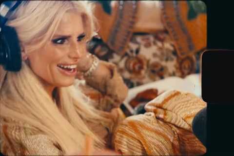 Jessica Simpson Gets Vulnerable, Takes Viewers Into the Studio in New Video for ‘Blame Me’: ‘It’s a ..