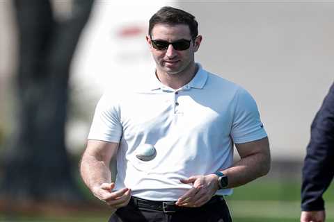 Tigers exec resigns after allegedly sending unsolicited photos of his genitals to female staffers
