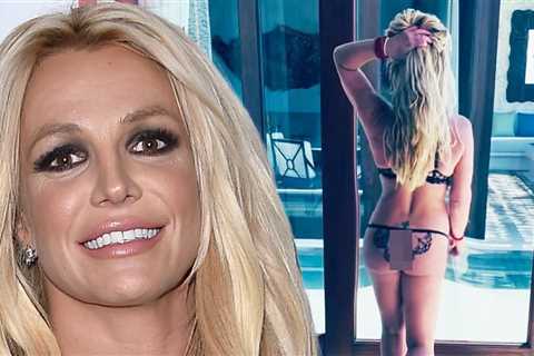 Britney Spears Strips Down to Skimpy Lingerie on Mexico Vacation