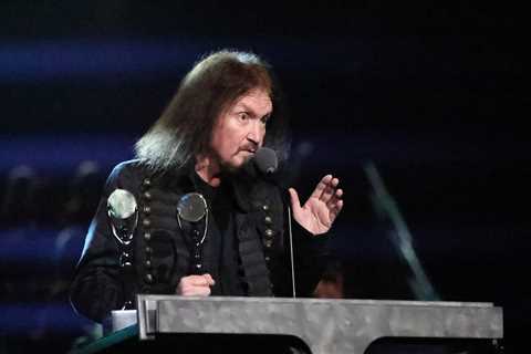 Les Binks, Former Judas Priest Drummer, Dies at 73