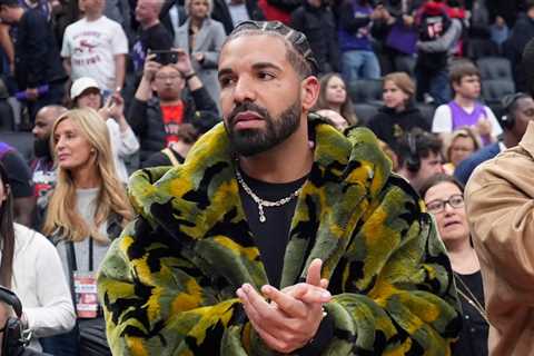 Drake Calls Kendrick Lamar’s Super Bowl Halftime Show Defamatory In Updated UMG Lawsuit