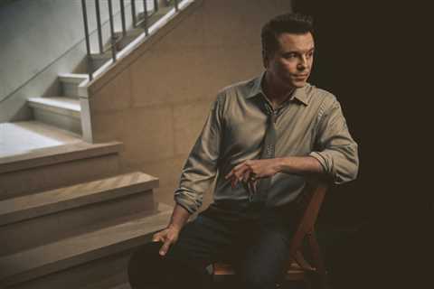 Seth MacFarlane Salutes Frank Sinatra on His New Album ‘Lush Life: The Lost Sinatra Arrangements’