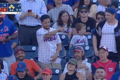 Mets fan grabs crotch, flips bird after Francisco Lindor’s second hit-by-pitch