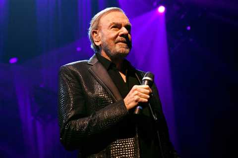 Neil Diamond to Receive Inspirational Lifetime Achievement Award at 2025 Carousel Ball