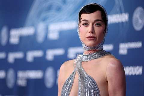 Katy Perry Responds to Online Hate With Message to Fans: ‘I Keep Looking to the Light’
