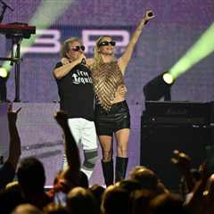 Kesha Joins Sammy Hagar for This Van Halen Song at Night 1 of Las Vegas Residency