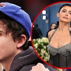 Timothée Chalamet Skips Met Gala to Watch New York Knicks Playoff Game