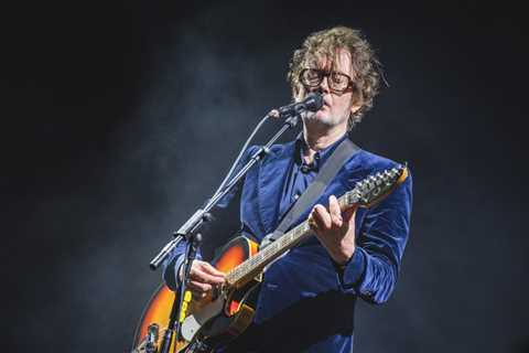 Pulp Scores First Airplay Chart Appearance in the U.S.