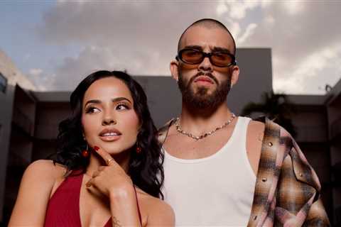 Becky G Calls Tropical-Infused ‘Que Haces’ With Manuel Turizo ‘The Perfect Synergy’