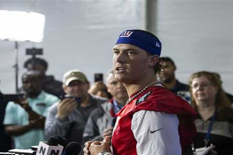 An inside look at the snap change Jaxson Dart is making at Giants rookie minicamp