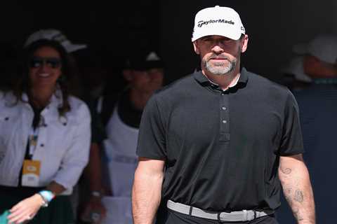 Aaron Rodgers-Pittsburgh country club rumor shut down as Steelers flirtation lingers