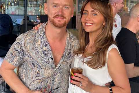 Corrie gang ditches the drama for sun-soaked booze fest that'll make you jealous