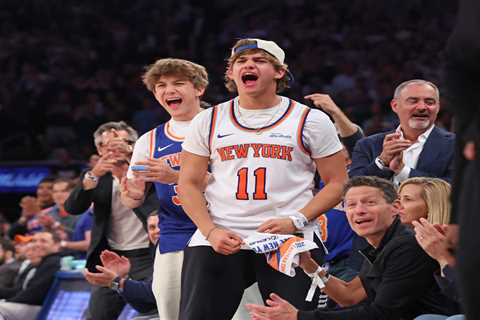 Knicks fever hits NYC as ‘styling and profiling’ locals, tourists gear up in hopes of Cinderella..