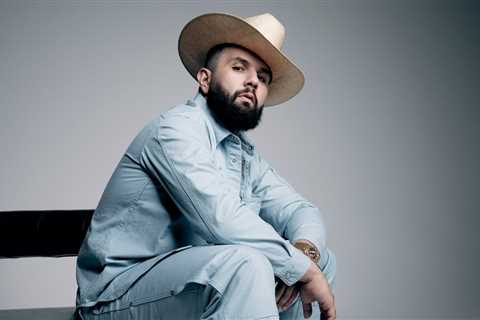 Carín León Nabs Fourth No. 1 on Latin Airplay Chart With ‘Ahí Estabas Tú’