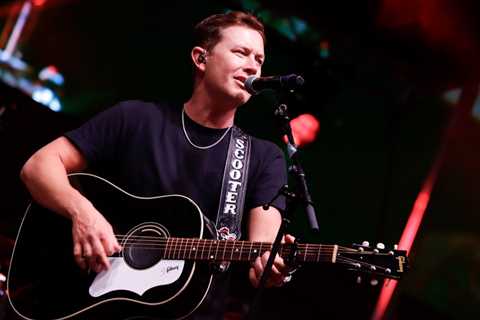 How Hootie & the Blowfish’s Classic ‘Hold My Hand’ Came to Be on Scotty McCreery’s ‘Bottle..