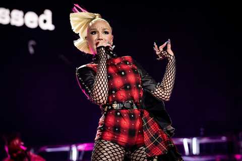 Gwen Stefani Hollas Back to a Pair of Solo Classics During 2025 American Music Awards Medley