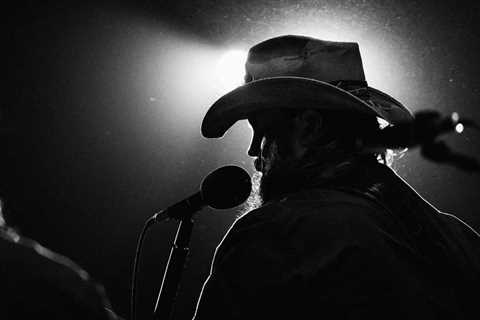 Here’s Chris Stapleton’s Hattie B’s Hot Chicken Order