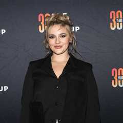 Tim McGraw & Faith Hill’s Daughter Gracie Celebrates Pride, Says She’s ‘Been Out & Proud’
