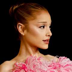 Robert De Niro Confirms Ariana Grande Has Officially Entered the ‘Meet the Parents 4’ Circle..