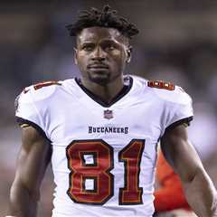 Ex-NFL star Antonio Brown facing attempted murder charge in Miami