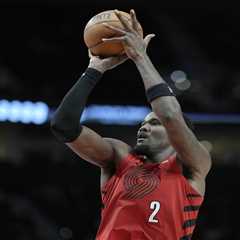 Deandre Ayton headed to free agency after surprise Trail Blazers buyout