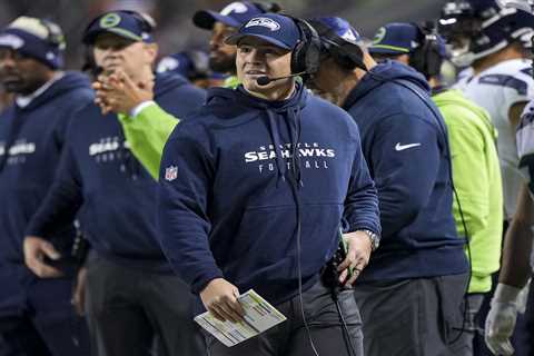 Seahawks coach sounds off on ‘crazy’ Sam Darnold QB controversy after $100 million star’s rough..