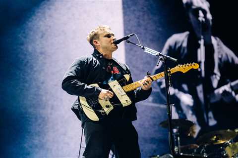 Sam Fender’s London Stadium Show Launches U.K.’s Summer of Music: 5 Best Moments