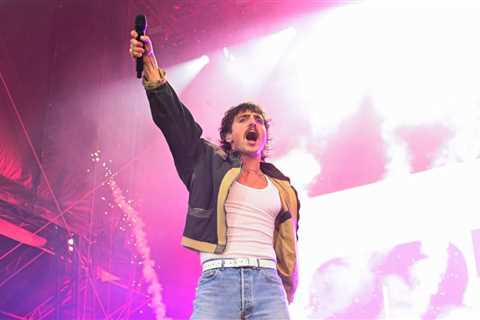 Gov Ball 2025’s 10 Best Moments: Benson Boone Flips, RAYE Sings in the Shower, Hozier Plays Through ..