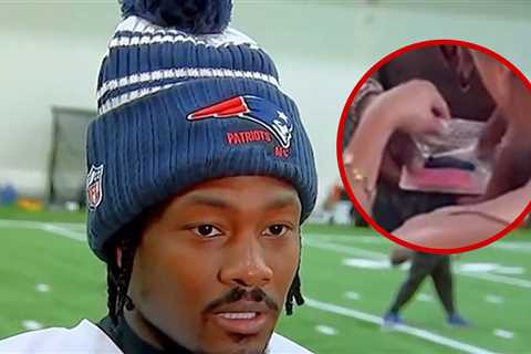 Stefon Diggs Rebuffs Boat Video Questions, 'Keep My Personal Life Personal'