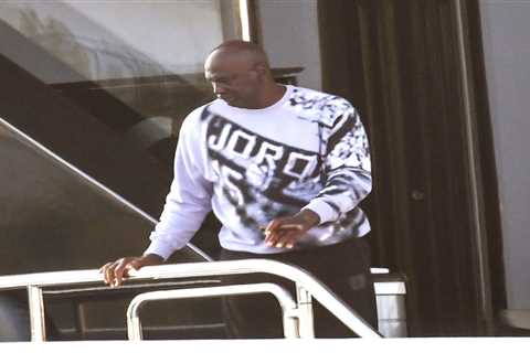 Michael Jordan, wife enjoy lavish Italy getaway aboard $115 million yacht after NBA on NBC shocker