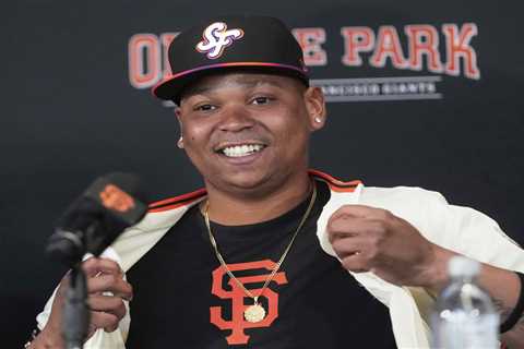 Rafael Devers will play first base for Giants after Red Sox refusal