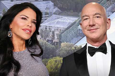 Jeff Bezos & Lauren Sanchez Tied Knot at Historic Venice Island Amphitheater