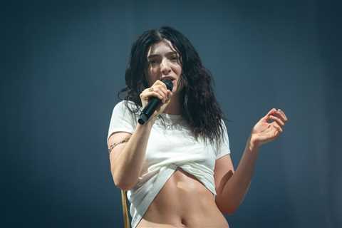 Lorde Fans Say ‘Virgin’ CD Doesn’t Work in Most Players