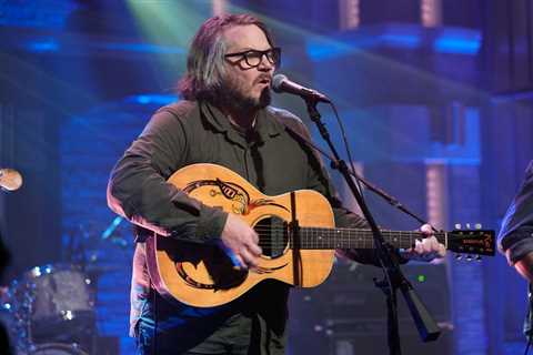 Wilco’s Jeff Tweedy Announces New Triple Album, ‘Twilight Override’