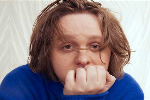 Lewis Capaldi Recalls Terrifying ‘Mental Episode’ That Left Him ‘Convulsing’ Backstage Mid-Concert