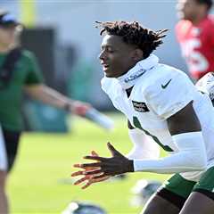Justin Fields’ perfect start evaporates into forgettable Jets camp day — and Garrett Wilson didn’t..