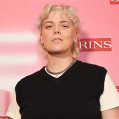 Betty Who Apologizes for ‘Harmful’ & ‘Dismissive’ Comments About Sexuality: ‘I Will Do Better’