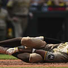Xander Bogaerts lands on IL with fractured foot in Padres crusher