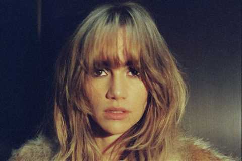 Suki Waterhouse Signs With Island Records